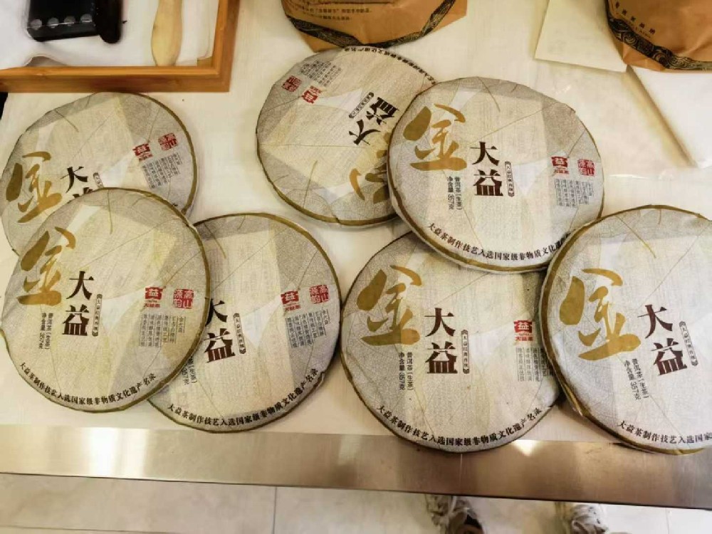 河池老茶客亲测：回收普洱茶哪个平台好？我的实战经验分享